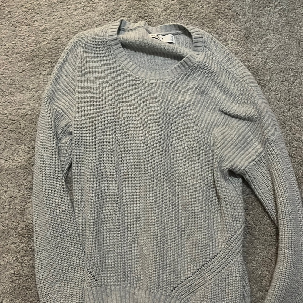 Brand new Hollister gray knitted sweater size XS never been worn comfy and cozy